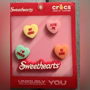 Crocs Jibbitz 5 pc Valentine Hearts Sweethearts NEW on Card Authentic from Crocs